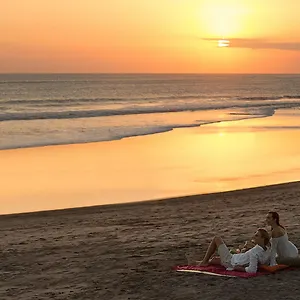 Berry Romantic Villa Seminyak